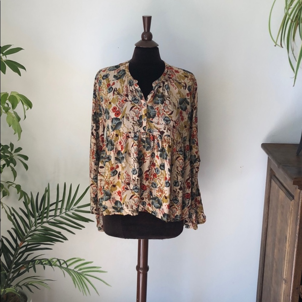 Umgee bell sleeved blouse